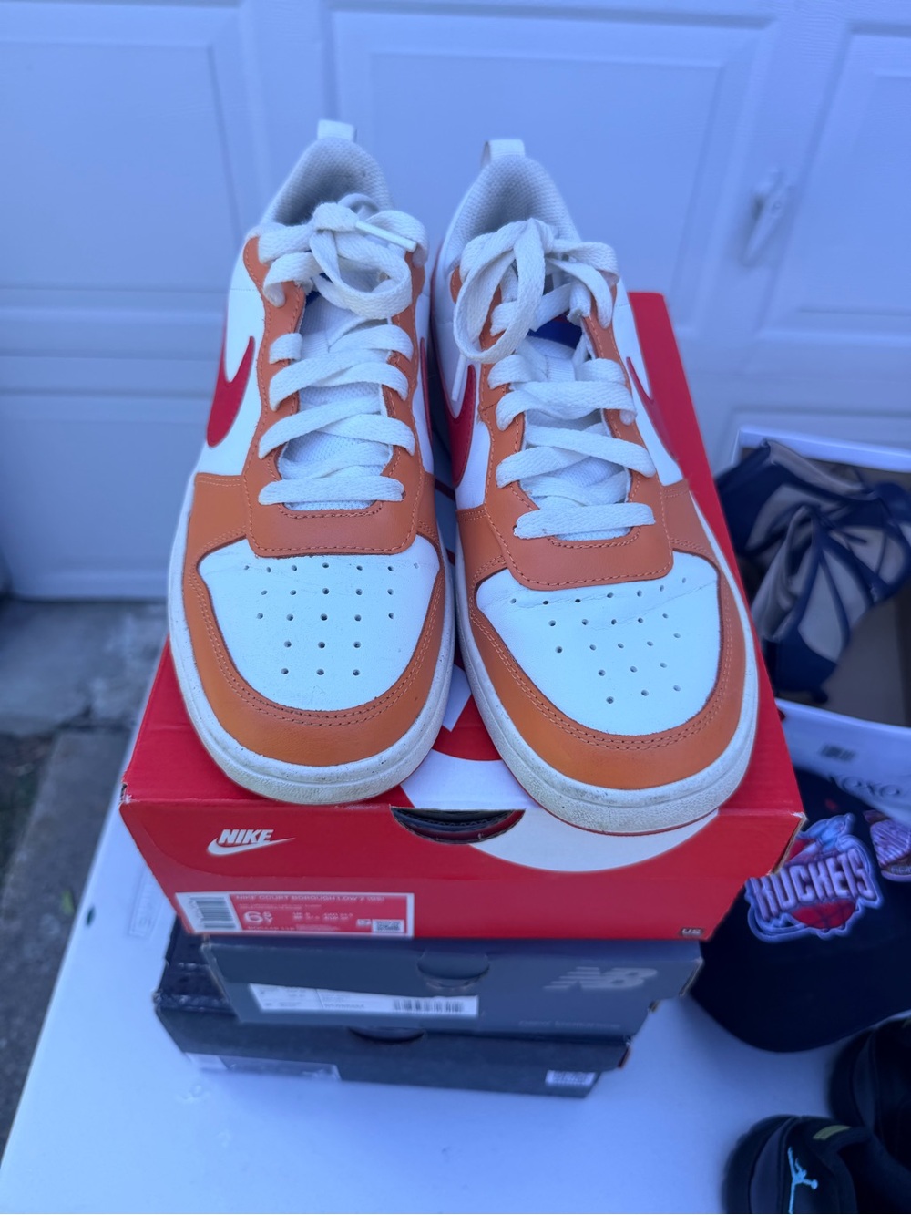 Nike Low-Top GS Sneakers Court Borough White and Orange with Red Swoosh